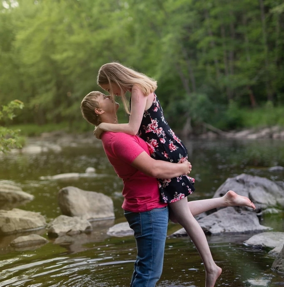 Profile Picture of Roni Zdun (@militaryspouse) on Poshmark