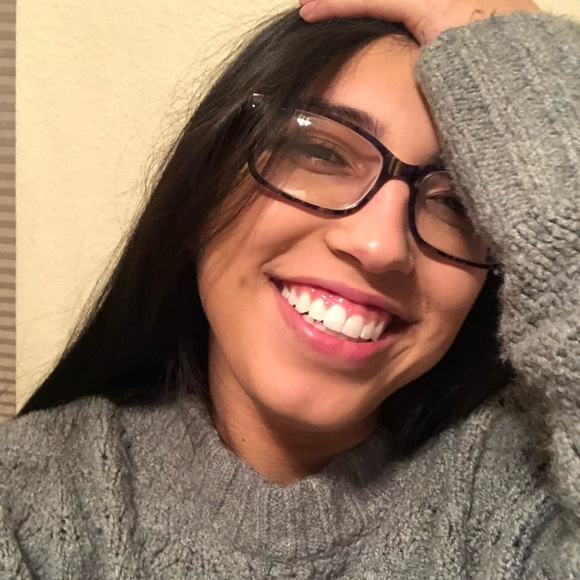 Profile Picture of Faith Sandoval (@faithsandova886) on Poshmark