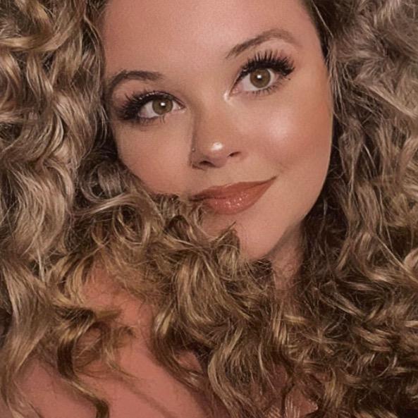 Alyson Clark - Tiktok Profile Picture of Alyson Clark (@@alysonclarkify) on Tiktok