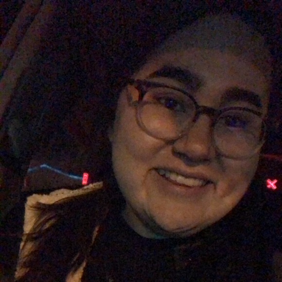 Profile Picture of Lily Cook (@lilycook212) on Poshmark