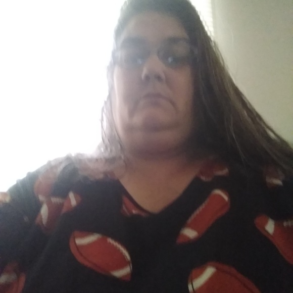 Profile Picture of Kim Fonseca (@fonsecakim750) on Poshmark