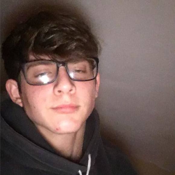 Profile Picture of George Chapman (@george_chapman) on Poshmark