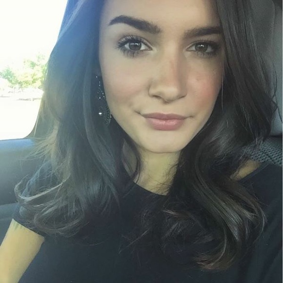 Profile Picture of Sarah Sparkman (@harassparkman) on Poshmark