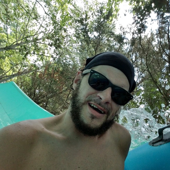 Profile Picture of Josh Lynch (@boneybob31) on Poshmark