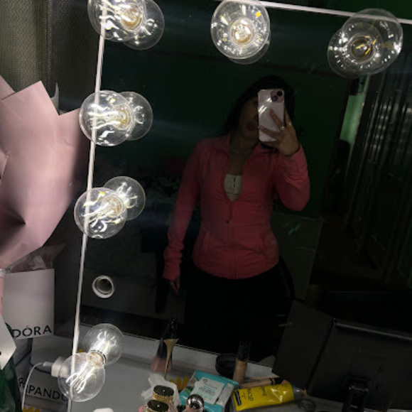 Profile Picture of Arely Ayala (@arelyayala009) on Poshmark