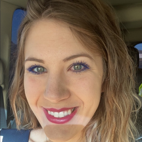 Profile Picture of Danielle Kempf (@suszdan000) on Poshmark