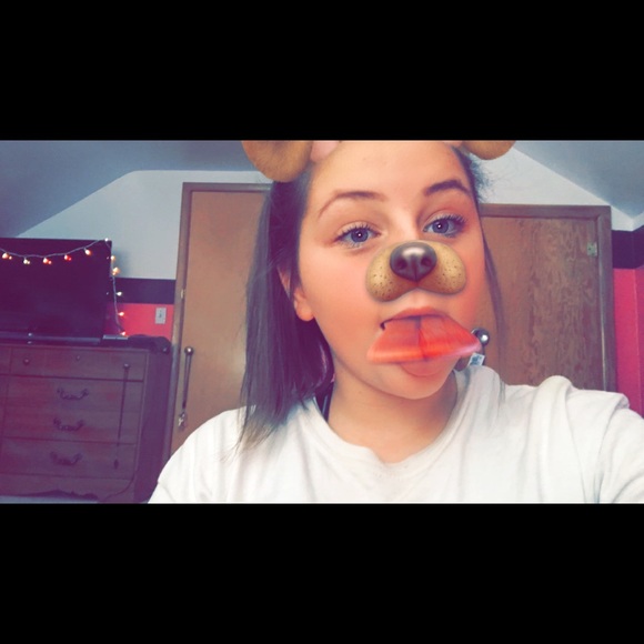 Profile Picture of Maddie Denboer (@mdenboer20) on Poshmark