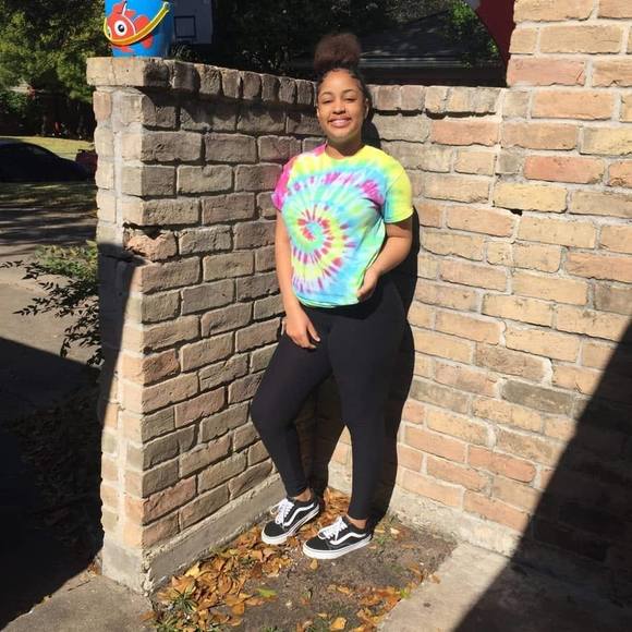 Hilary Hernández - Poshmark Profile Picture of Hilary Hernández (@hilaryflorianh) on Poshmark