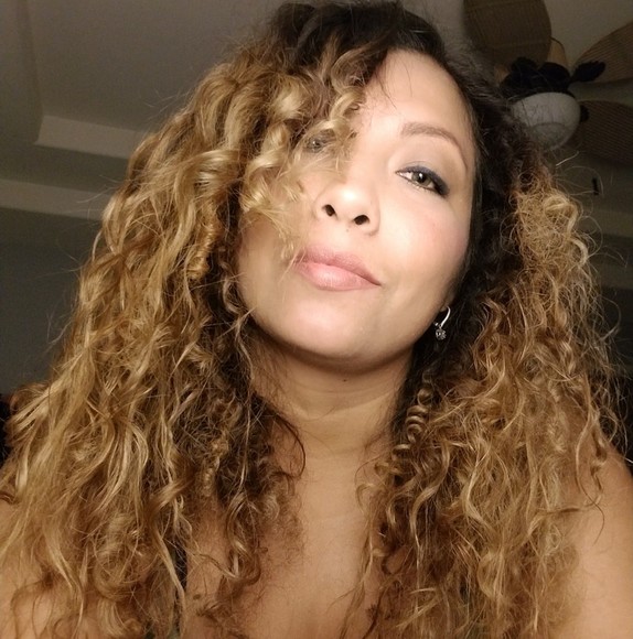 Profile Picture of Edith Mza olvera (@april19201100) on Poshmark