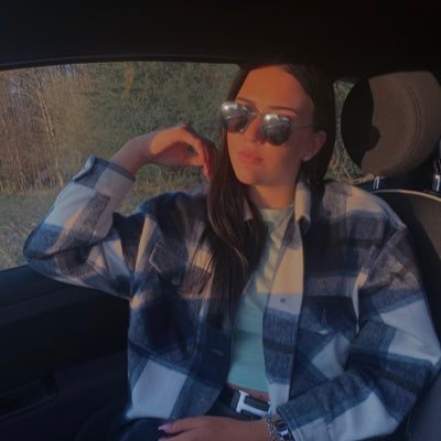 Profile Picture of Julia Dierks (@Julia607s) on Twitter