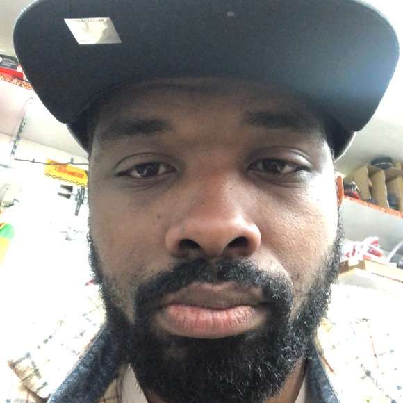 Profile Picture of Myron Jackson (@mjaxon12) on Poshmark