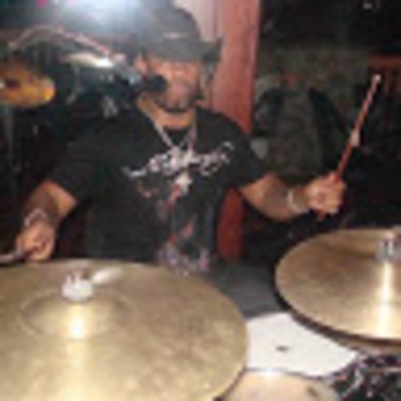 Profile Picture of Dwight Harrison (@saintjulieon) on Poshmark