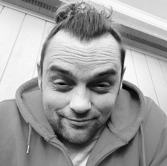 Profile Picture of James Poore (@jamespoore110) on Poshmark