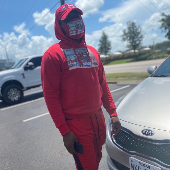 Profile Picture of Chapo Chapo (@chapo_chapo) on Poshmark