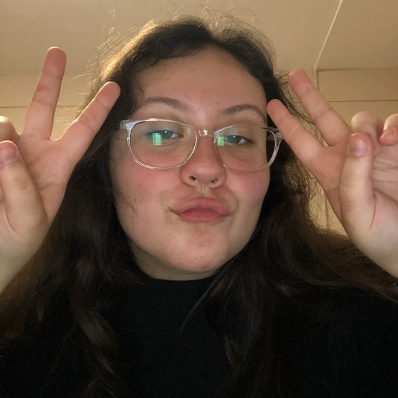 Profile Picture of Hannah Rutkowski (@hanrutko) on Poshmark