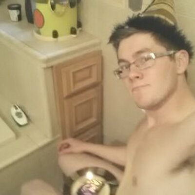 Profile Picture of Alex Conlonon Twitter