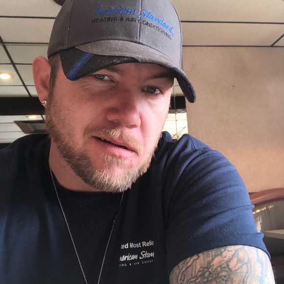 Profile Picture of James Emery (@jamesdarrel83) on Poshmark