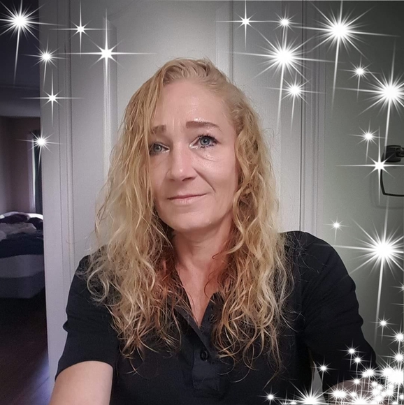 Profile Picture of Kim Auger (@kimauger2012) on Poshmark