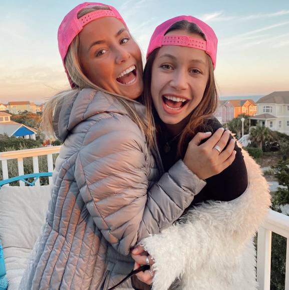 Casey Bouker - Poshmark Profile Picture of Casey Bouker (@casey_bouker) on Poshmark