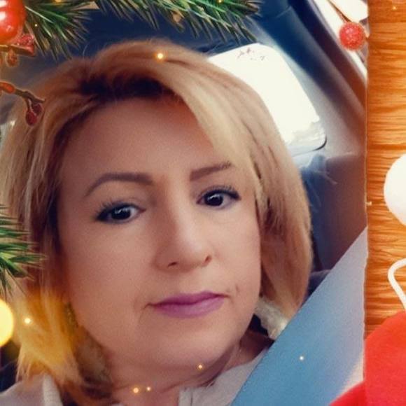 Profile Picture of Evette Bettale (@donavan15) on Poshmark