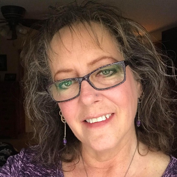 Profile Picture of Donna Pirone (@djpirone) on Poshmark