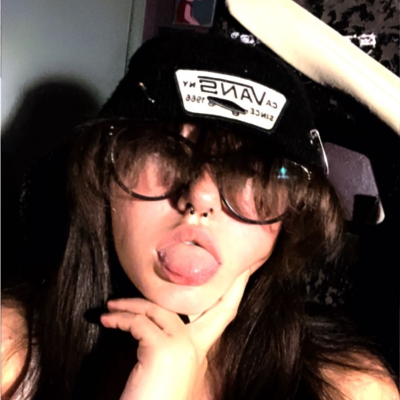 Profile Picture of Pazia Brown (@brownpazia74) on Poshmark