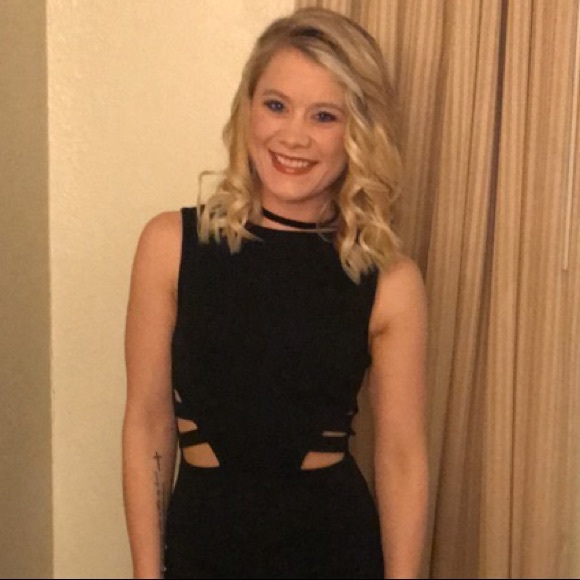 Profile Picture of Alexandra Straub (@astraub726) on Poshmark