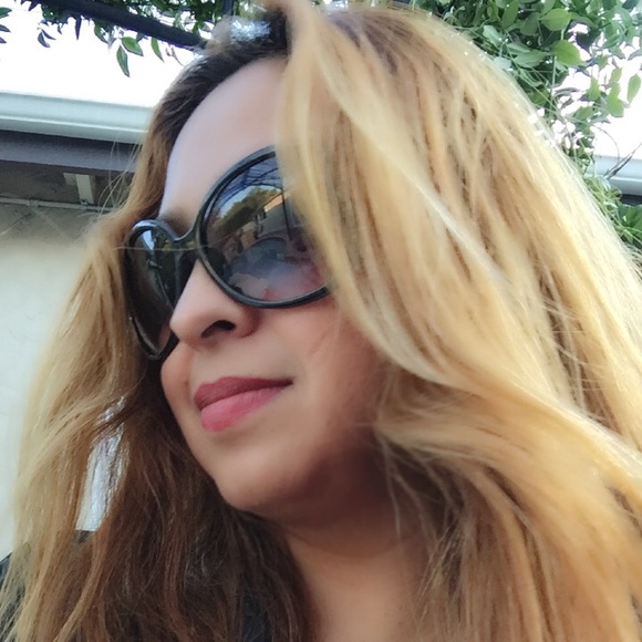 Profile Picture of Miriam Mancilla (@mlmiriam) on Poshmark