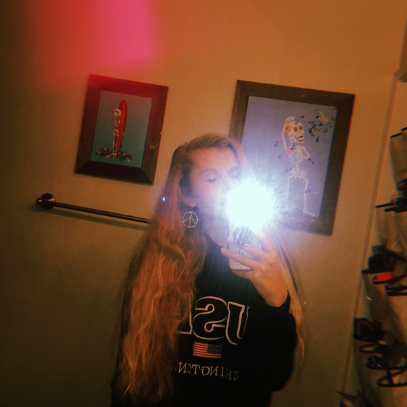 Profile Picture of Chanti Cervantes (@chantiiii) on Poshmark