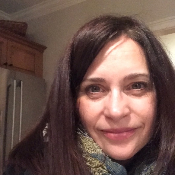 Profile Picture of Julie Vanderklish (@jv019) on Poshmark