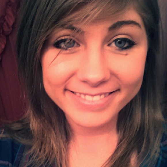 Profile Picture of Bryttany Brown (@madamebee) on Poshmark