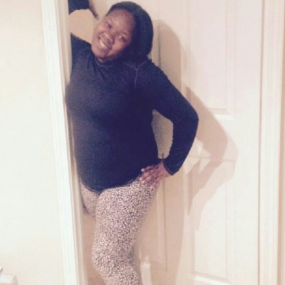Profile Picture of Jawayna Howell (@jawaynah) on Poshmark