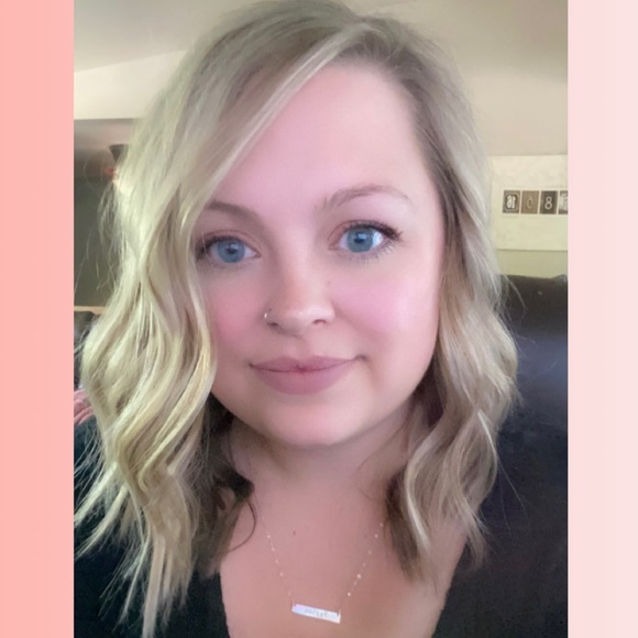 Profile Picture of Mikaela Hansen (@clawson121) on Poshmark