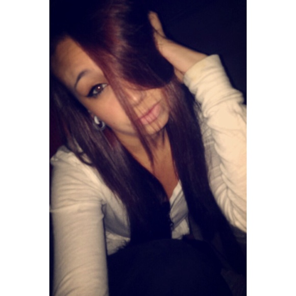 Emily Elsberry - Poshmark Profile Picture of Emily Elsberry (@emily_shea) on Poshmark