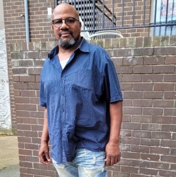 Profile Picture of Glenn Murphy (@glenn_murphy) on Poshmark