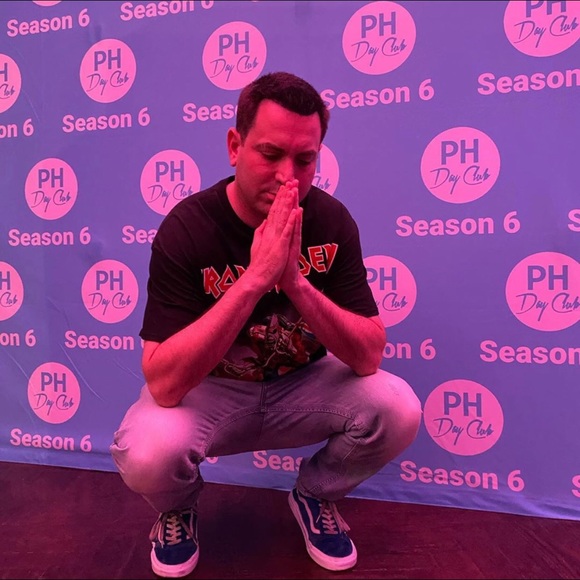 Profile Picture of Adam Glovsky (@adamglove) on Poshmark