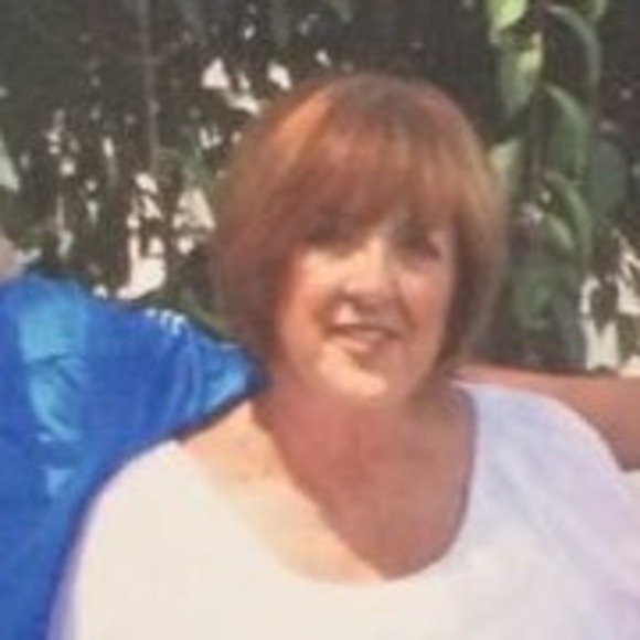 Profile Picture of Barb Niebauer (@barbniebauer) on Poshmark