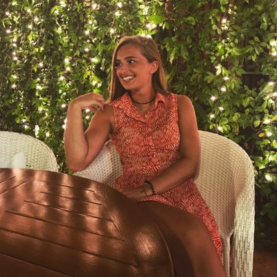 Profile Picture of Julia Bennett (@JuliaBennett27) on Twitter