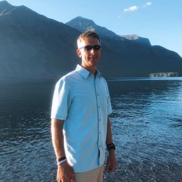 Profile Picture of Rick Glesner (@rickglesner) on Poshmark