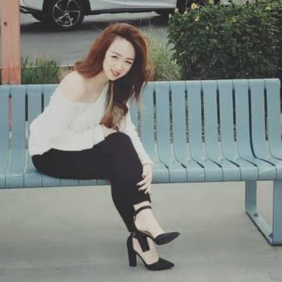 Profile Picture of Pang Yang (@panghlubkoj) on Poshmark