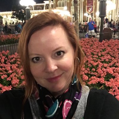 Profile Picture of Lisa Chamberlin (@lislischacha) on Twitter