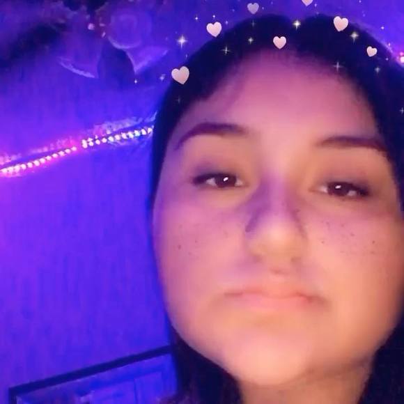 Profile Picture of Edith Alvarez (@edithalvarez812) on Poshmark