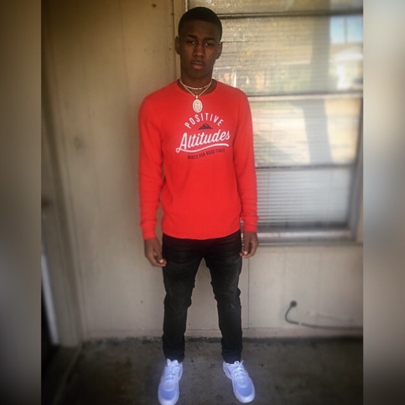 Profile Picture of Brian Mathis (@brvaann) on Poshmark