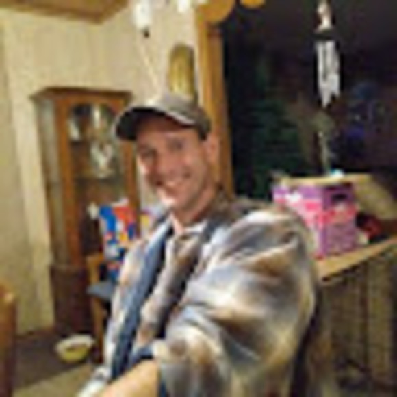Profile Picture of Richard Boshell (@shypoke59) on Poshmark