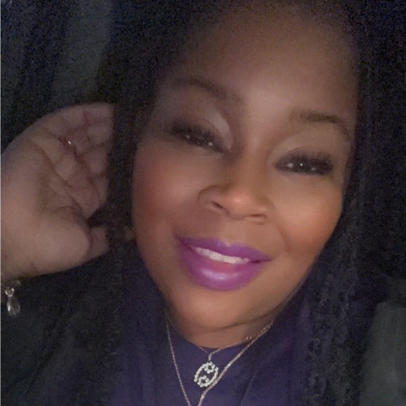 Profile Picture of Simera B (@simeraboyd) on Poshmark