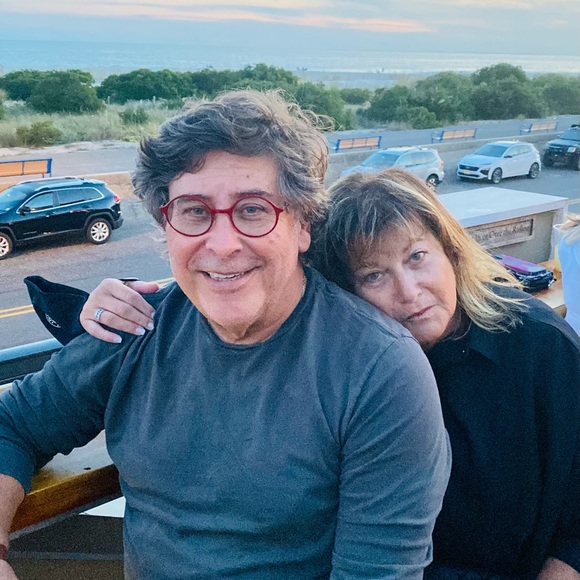 Profile Picture of Larry Hirsch (@larryhirsch1234) on Poshmark