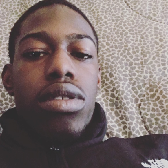 Profile Picture of Levar Edwards jr (@drekosmith) on Poshmark