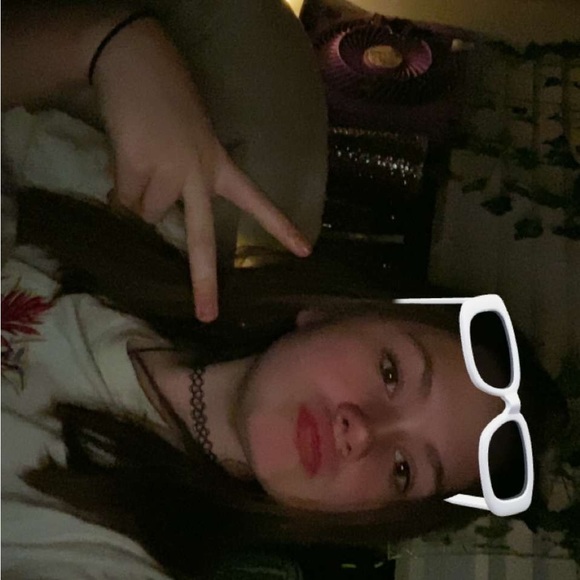Profile Picture of Isabel Jandert (@not_izzy13) on Poshmark
