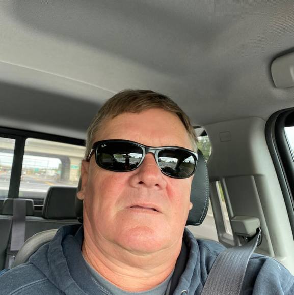 Profile Picture of Scott Teeters (@scottteeters) on Poshmark