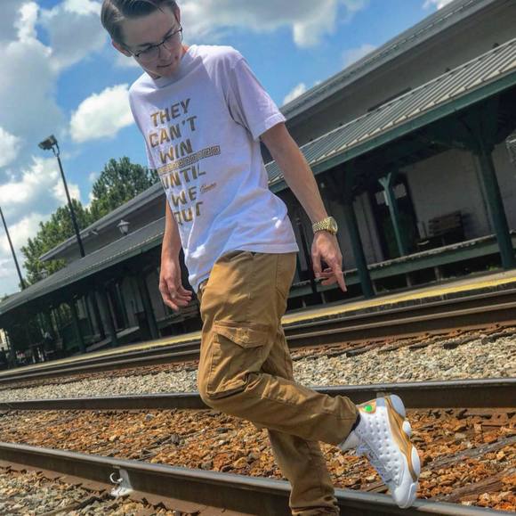 Profile Picture of Jacob Bos (@jacobthebos) on Poshmark